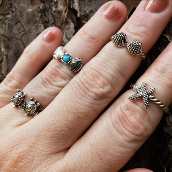 Under The Sea Golden Coast Midi Ring, 4 Piece Set - Picture 7 of 10